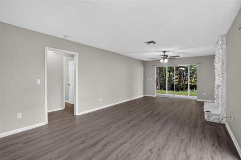 26430 Sleepy Hollow Street, Mount Plymouth FL - photo 8 of 32