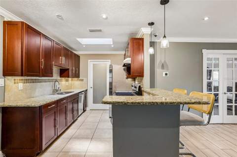 1009 Coolwood Place, Brandon FL - photo 13 of 35