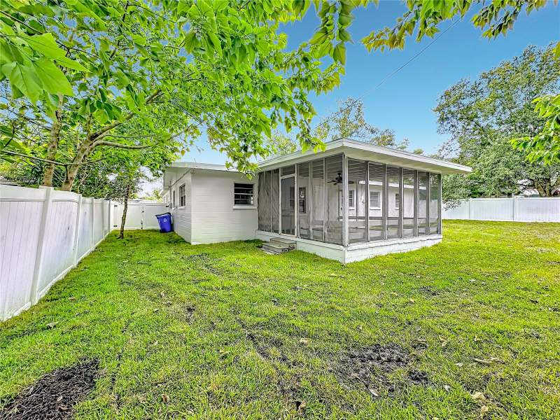 3 bedroom Single Family Residence at 304 Sunnyhill Lane, Highland Hills, Lakeland — photo 4