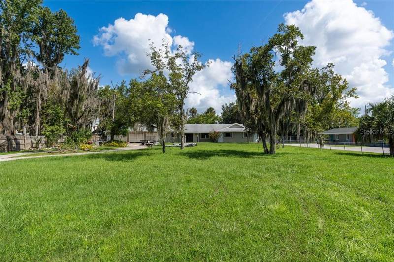 3 bedroom Single Family Residence at 149 & 151 SE Paradise Point Road, Crystal River, Crystal River — photo 2