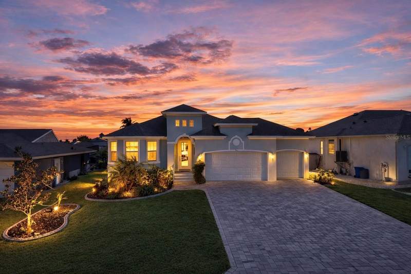 916 SPINDLE PALM WAY home for sale in Apollo Beach