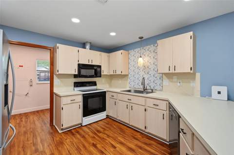 4607 Sawgrass Boulevard, New Port Richey FL - photo 18 of 64
