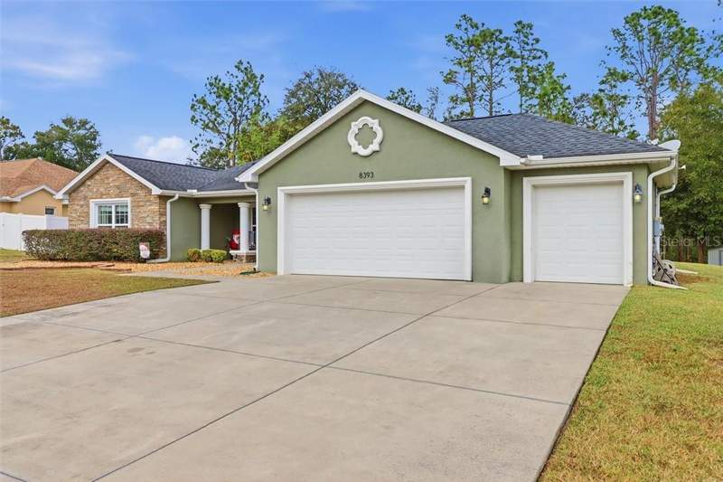 4 bedroom Single Family Residence at 8393 SE 159th Lane, Summerfield, Summerfield — photo 3