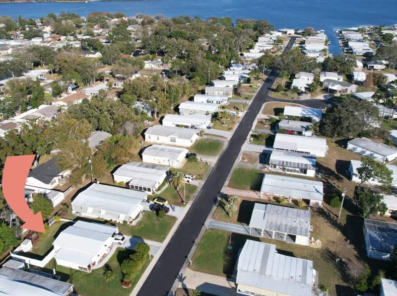Lake Tarpon Mobile Home Village