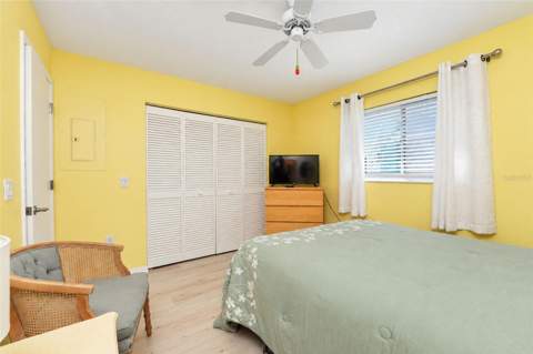 6468 Hamlet Drive #B, Englewood FL - photo 17 of 40