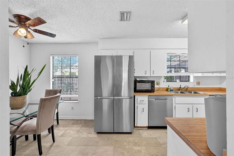 3 bedroom Single Family Residence at 9 Bridget Terrace, Oak Forest Ph 01-05, Ormond Beach — photo 4