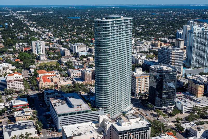 4 bedroom Condominium at 400 Central Avenue #4002, 400 Central, St Petersburg — photo 2