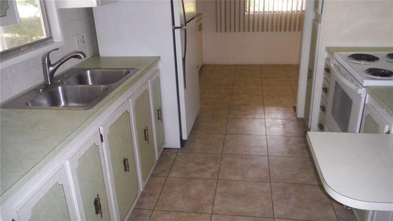 2 bedroom Manufactured Home at 37 Honey Bear Court #54, Briar Creek Mobile Home Community I Condo, Safety Harbor — photo 5
