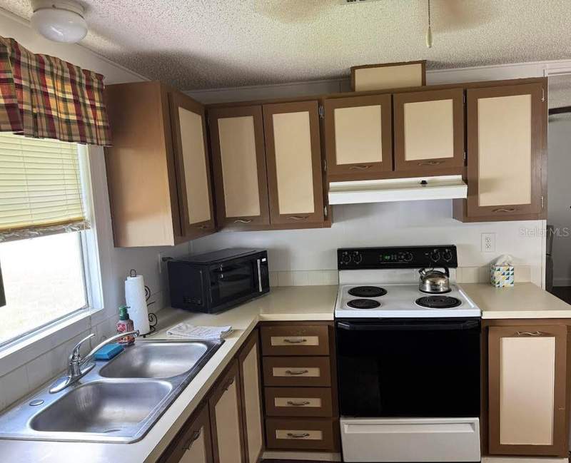 2 bedroom Manufactured Home at 1006 Oren Avenue, Orange Blossum, The Villages — photo 2