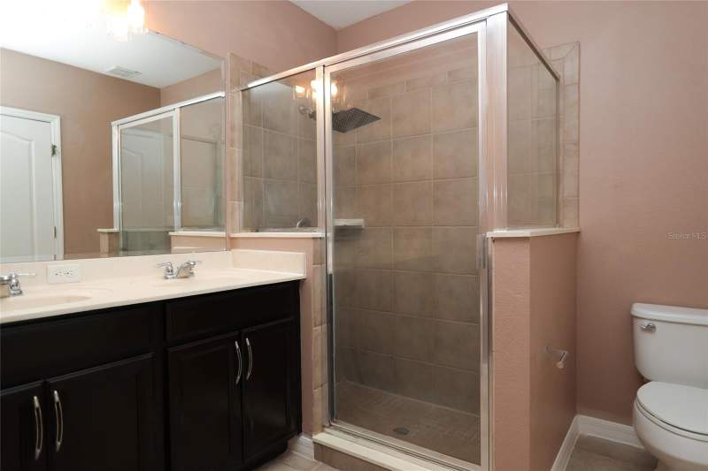 3 bedroom Single Family Residence at 5909 Windsong Oak Drive, Windsong At Leesburg, Leesburg — photo 4