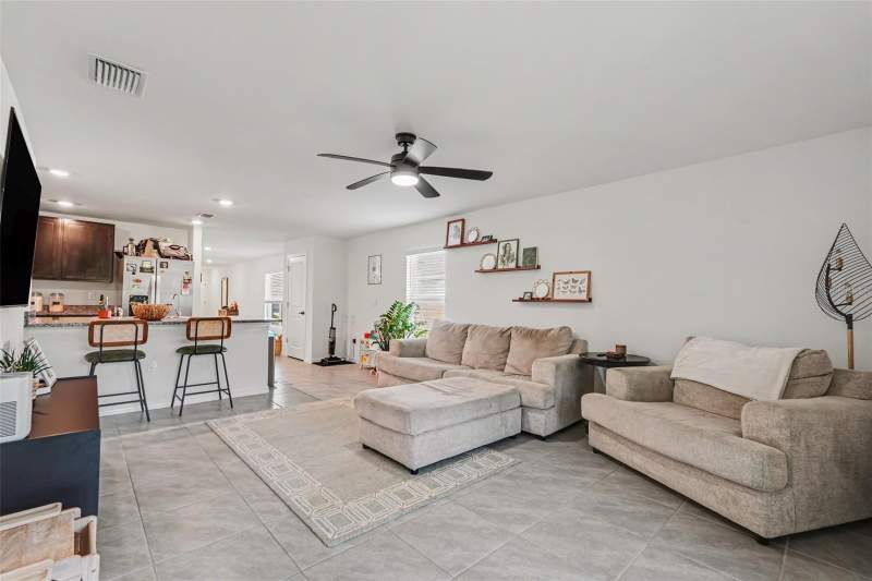3 bedroom Single Family Residence at 13530 Mount Ivy Court, Summit View, Dade City — photo 2