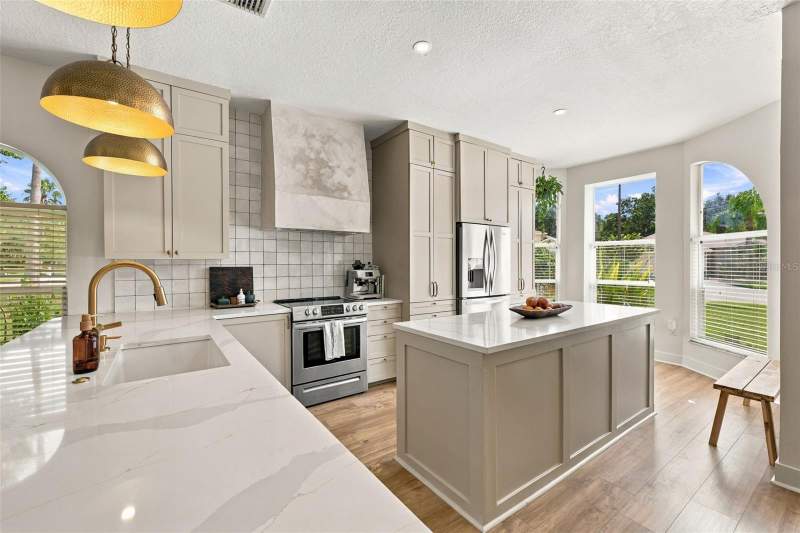3 bedroom Single Family Residence at 624 Kingsmill Court, Kingsmill, Oldsmar — photo 4