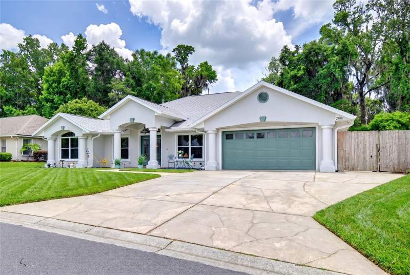 4 bedroom Single Family Residence at 2408 SE 23rd Place, Woodland Estates, Ocala — photo 2