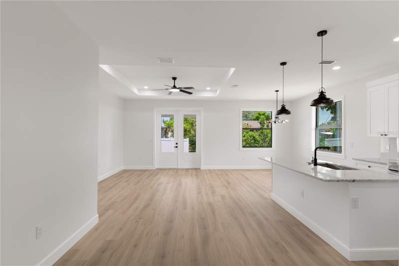 3 bedroom Single Family Residence at 923 Cumberland Road, South Venice, Venice — photo 5