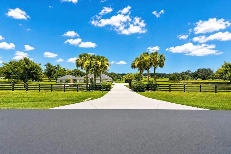 6 bedroom Farm at 9389 SW 14th Avenue, Spring Grove, Ocala — photo 4