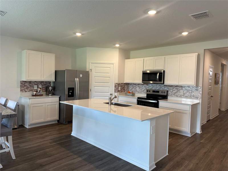 4 bedroom Single Family Residence at 3074 Viceroy Court, Lake Deer Estates, Poinciana — photo 3