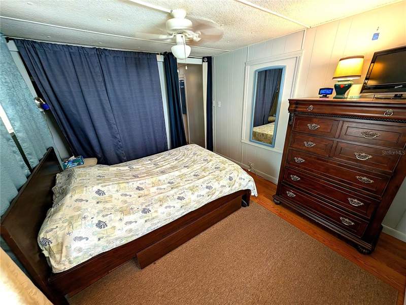 1 bedroom Mobile Home at 7803 46th Avenue #49, Melody Gardens Mobile Home Park Unrec, St Petersburg — photo 4