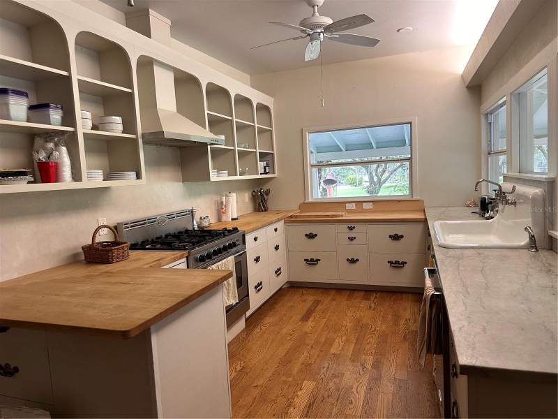 3 bedroom Single Family Residence at 3900 Chalet Suzanne Drive, Carlton Club Inc Rep, Lake Wales — photo 4