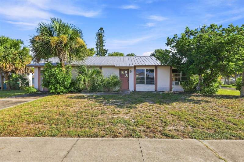 2 bedroom Single Family Residence at 13440 Muriel Avenue, Port Charlotte Sec 066, Port Charlotte — photo 2