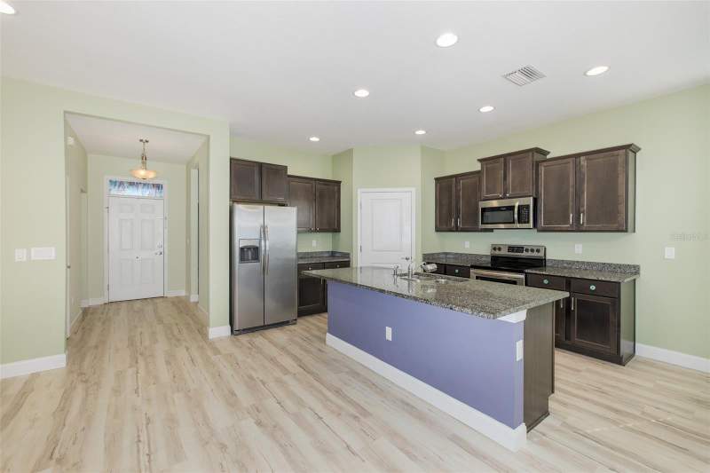 3 bedroom Single Family Residence at 13786 Hunting Creek Place, Villages Of Avalon Ph 3A, Spring Hill — photo 4