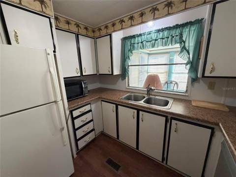 930 Tarrson Boulevard, Lady Lake FL - photo 6 of 23