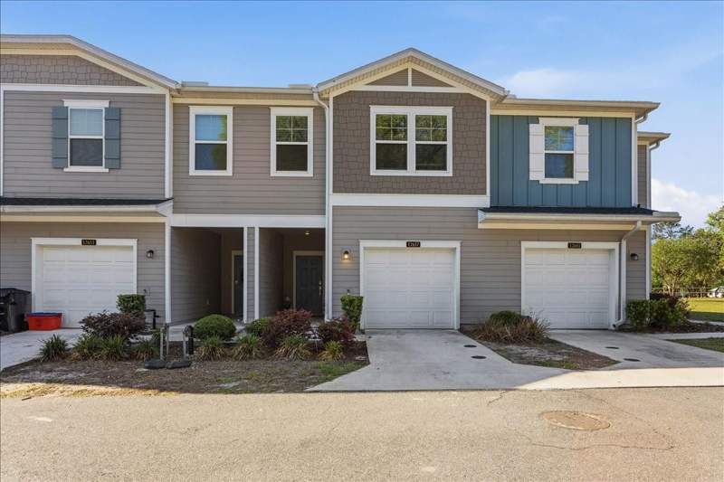 3 bedroom Townhouse at 12657 NW 7th Place, Tara West End Ph II Pb 36 Pg 53, Newberry — photo 2