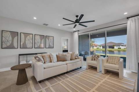 4922 Sienna Isles Avenue, Wimauma FL - photo 16 of 44