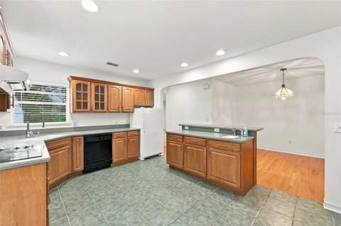 212 S Bradford Avenue, Tampa FL - photo 9 of 39