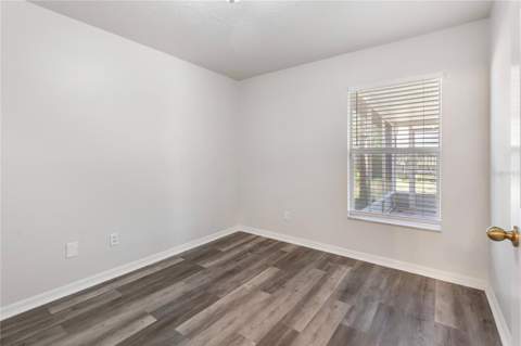 7456 Oxford Garden Circle, Apollo Beach FL - photo 9 of 24