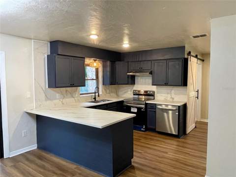 1715 NE 6th Place, Gainesville FL - photo 9 of 27