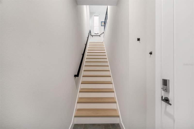 2 bedroom Townhouse at 372 6th Street #12, Royal Twnhms, St Petersburg — photo 3