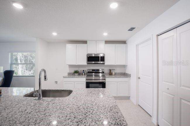 3 bedroom Single Family Residence at 16287 Melon Road, Royal Highlands, Weeki Wachee — photo 4