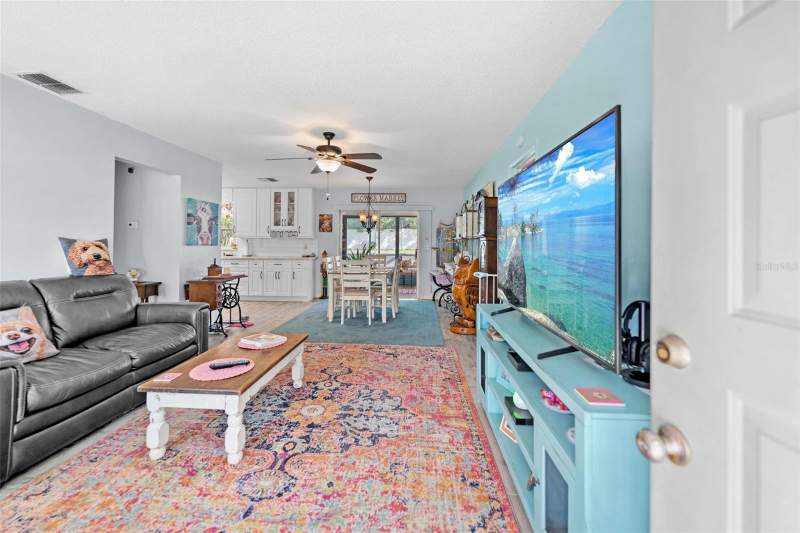 2 bedroom Single Family Residence at 11003 Marysville Street, Spring Hill, Spring Hill — photo 4