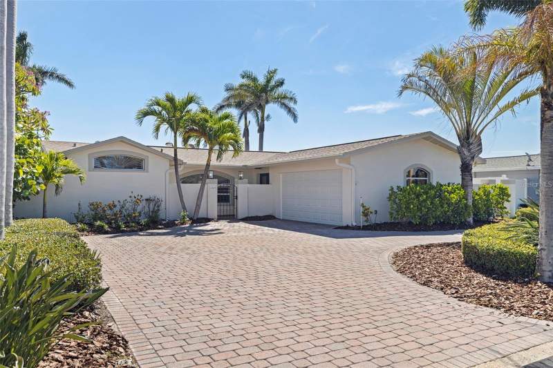 11225 4TH STREET home for sale in Isle Of Palms