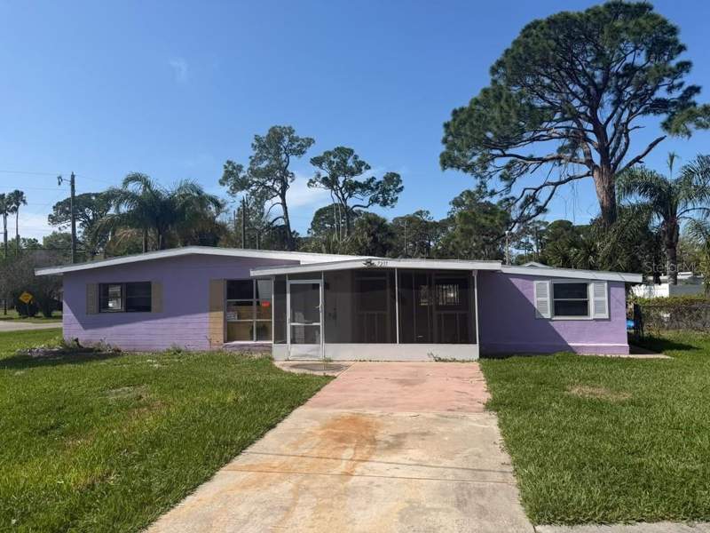 4 bedroom Single Family Residence at 7235 Royal Palm Drive, Jasmin Acres, New Port Richey — photo 2