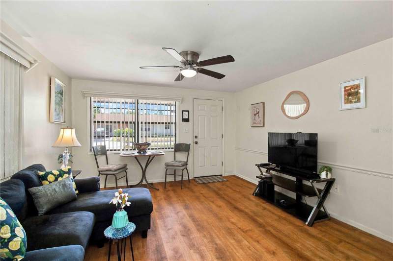 4 bedroom Single Family Residence at 2127 Shawnee Street, Las Lomas De Sarasota, Sarasota — photo 5