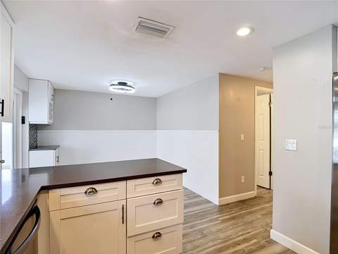 7010 Cobblewood Court, Tampa FL - photo 22 of 73
