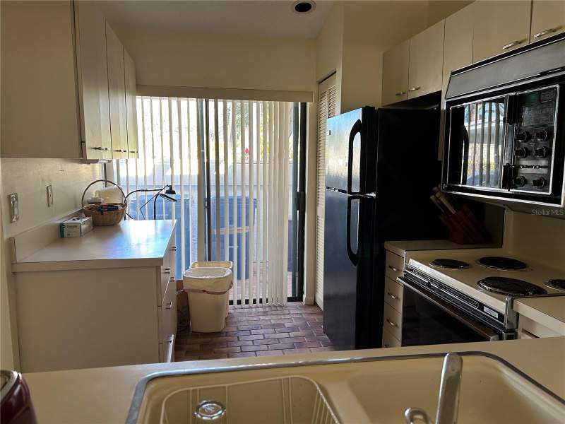 2 bedroom Condominium at 5204 Myrtle Wood #2, Somerset, Sarasota — photo 2