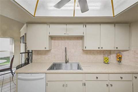 2662 Appleleaf Court, Spring Hill FL - photo 14 of 48