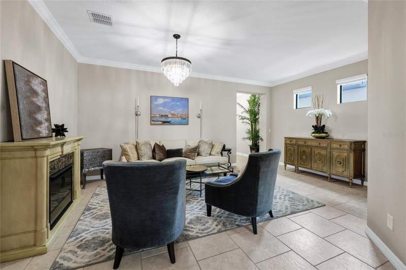 5 bedroom Single Family Residence at 10037 Leyburn Court, Savina Park, Orlando — photo 4
