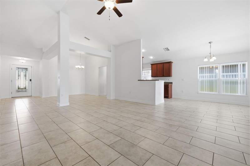 3 bedroom Single Family Residence at 14310 Edinburgh Moor Drive, Ayersworth Glen, Wimauma — photo 4