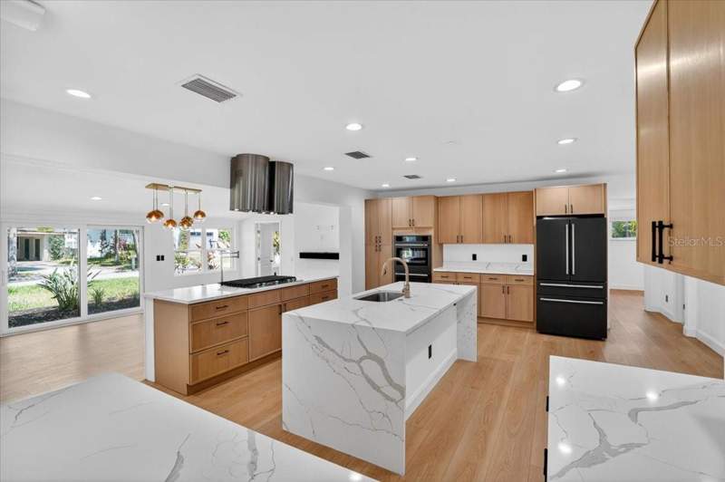 3 bedroom Single Family Residence at 2708 N Dundee Street, Sunset Park, Tampa — photo 2