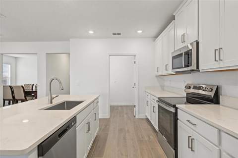 32062 Griffin Sands Lane, San Antonio FL - photo 12 of 85