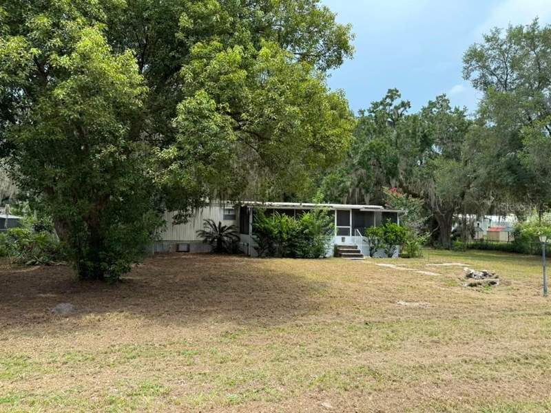 3 bedroom Mobile Home at 27416 Walnut Avenue, Okahumpka, Okahumpka — photo 2