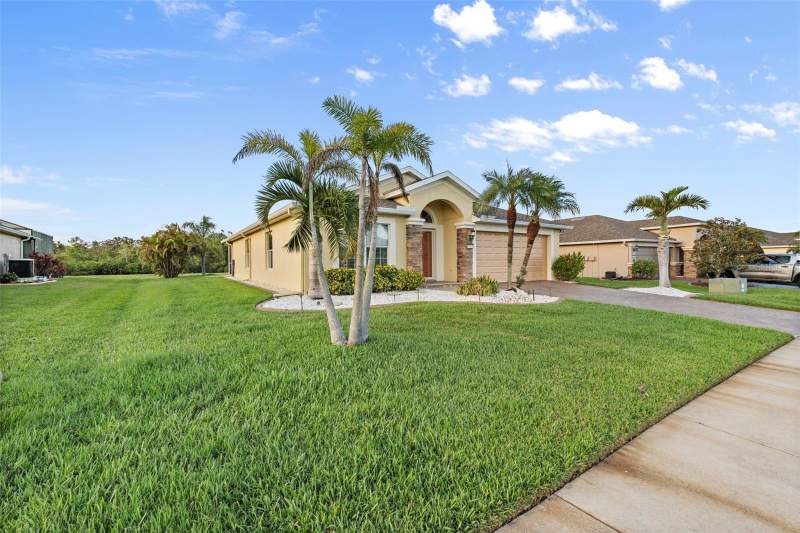 3 bedroom Single Family Residence at 5902 106th Terrace, Harrison Ranch Ph Ii-B, Parrish — photo 4