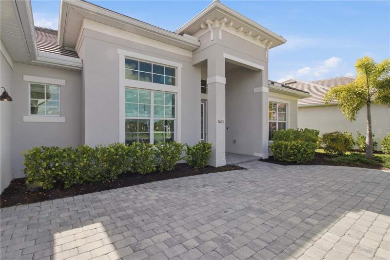 3 bedroom Single Family Residence at 18923 Cherrystone Way, Calusa Country Club, Lakewood Ranch — photo 2
