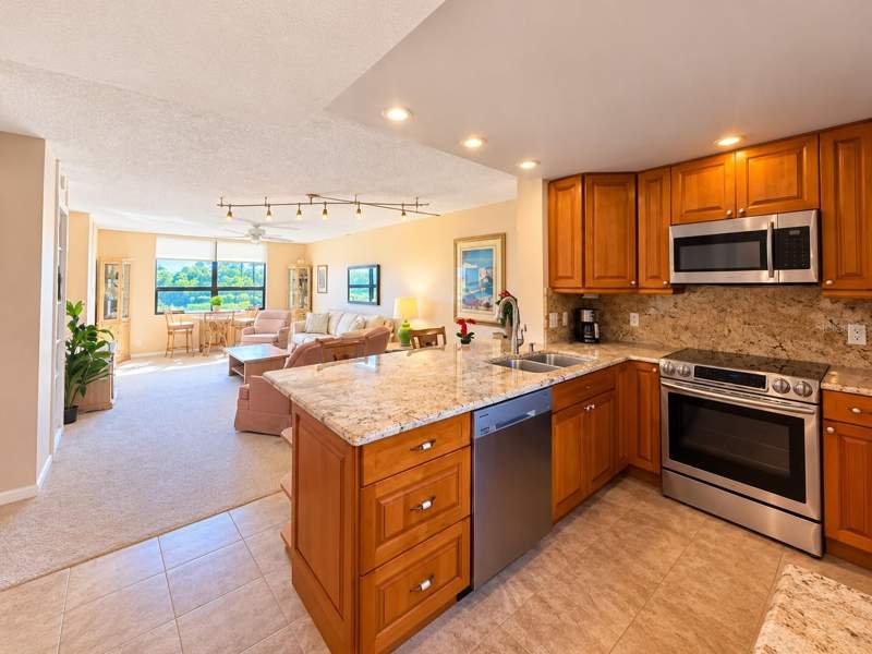 1 bedroom Condominium at 2620 Cove Cay Drive #306, Cove Cay 26-20 Village II, Clearwater — photo 2