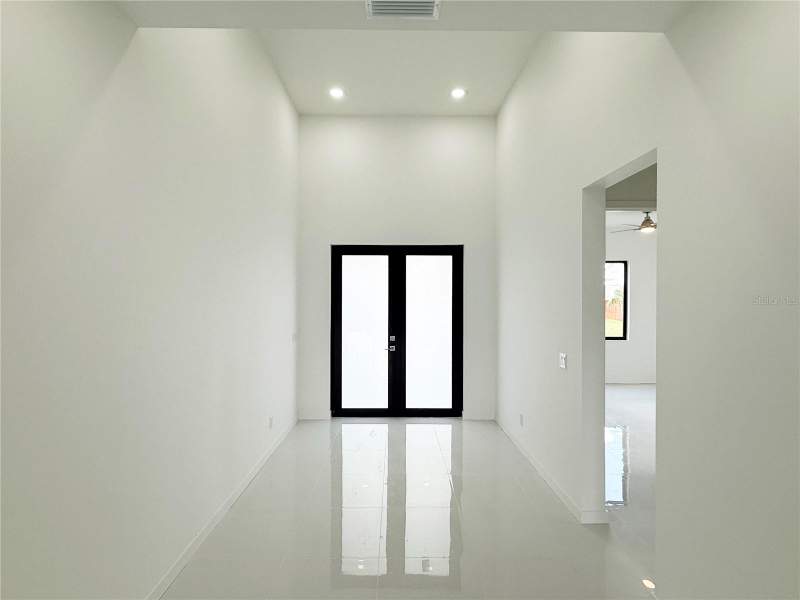 4 bedroom Single Family Residence at 4005 NW 22nd Street, Cape Coral, Cape Coral — photo 4