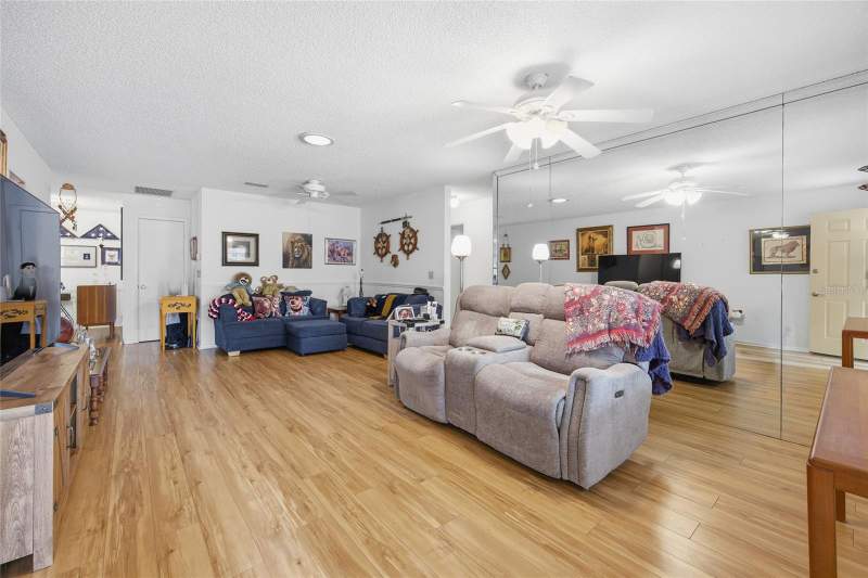 2 bedroom Villa at 9335 SW 85th Terrace #E, On Top Of The World, Ocala — photo 3