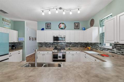 3550 Ferrell Street, New Port Richey FL - photo 11 of 99